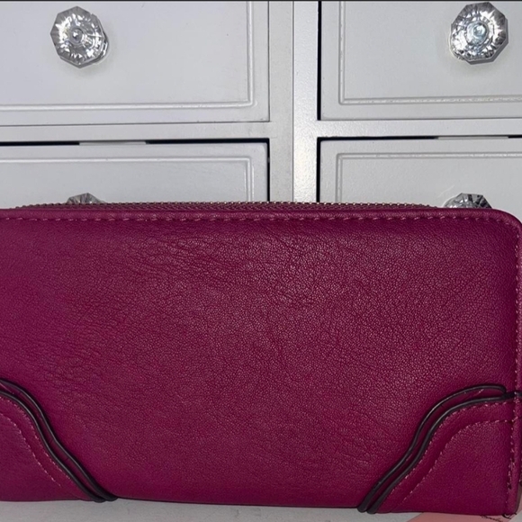 Juicy Couture Magenta Wallet with Gold Accents - Picture 3 of 3